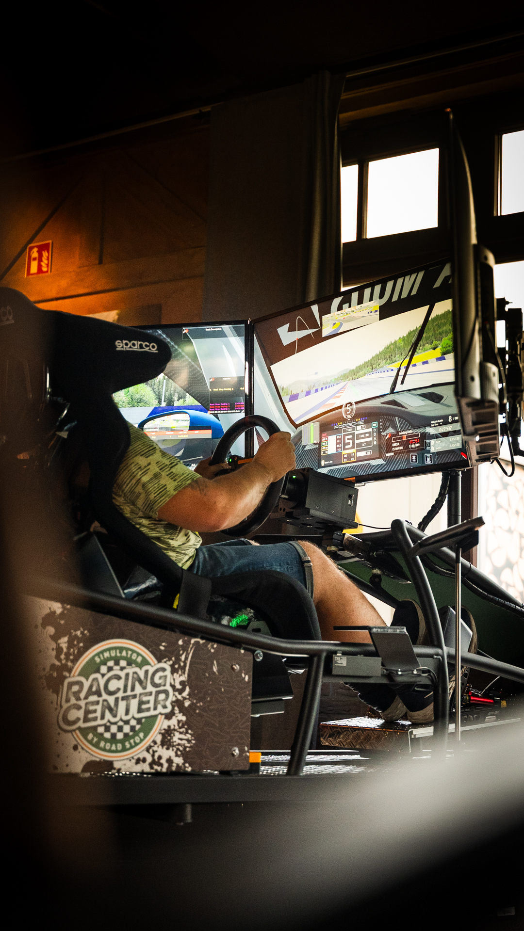 Full-Motion-Cockpit im Road Stop Racing Center Wuppertal